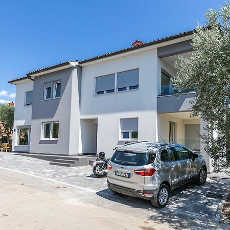Apartman Suzi Пула Екстериор снимка
