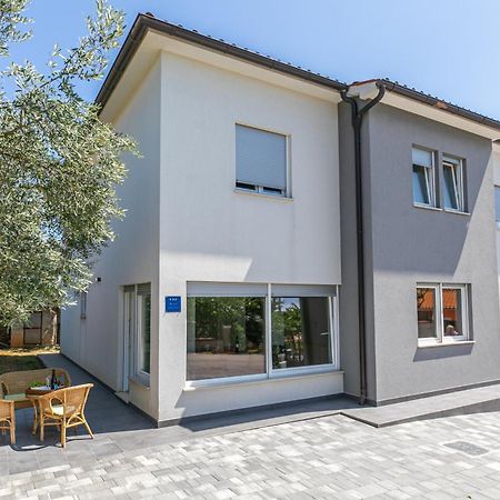 Apartman Suzi Пула Екстериор снимка