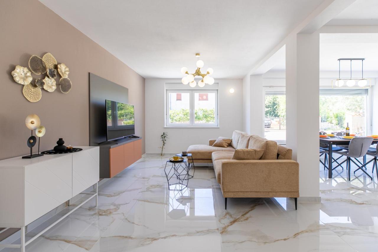 Apartman Suzi Пула Екстериор снимка