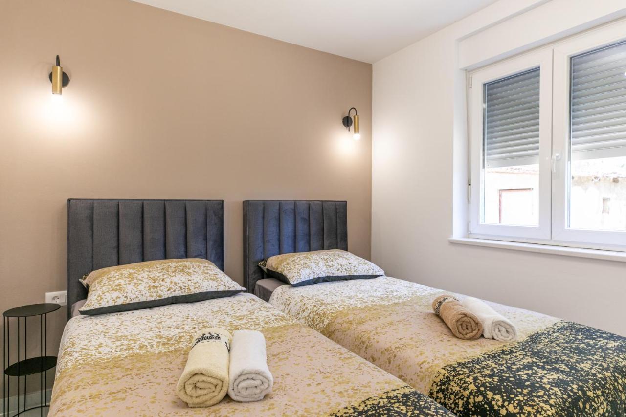 Apartman Suzi Пула Екстериор снимка